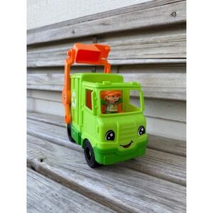 Fisher-Price Little People Recycling Truck Green Toy Vehicle with Driver Figure